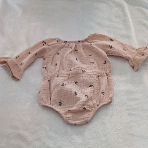 Grayson Mini tan acorn print long sleeve waffle one piece with bow Sz 0-3 month - Picture 5 of 7